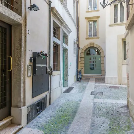 Maison Porta Leoni Apartment