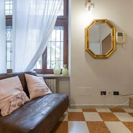 Lägenhet Maison Porta Leoni